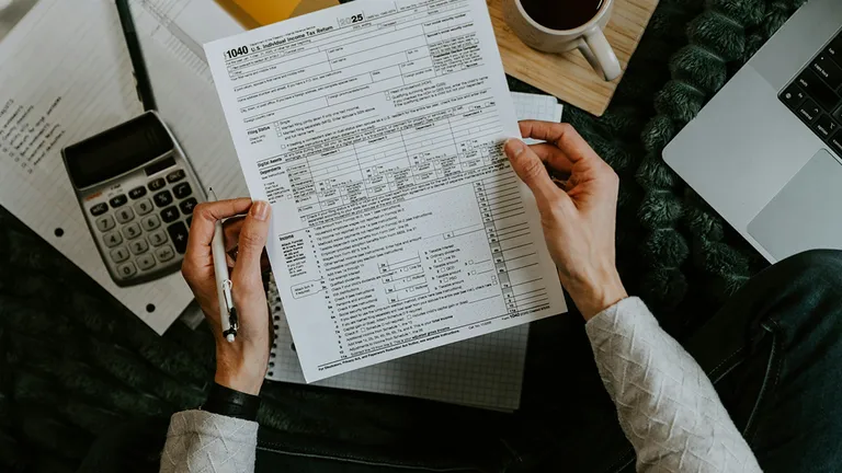 フリーランスの確定申告ガイド｜青色申告の始め方から会計ソフト・税理士選びまで