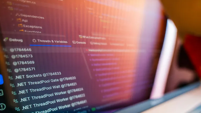 JavaScriptフリーランスの年収は平均814万円【2026年最新】7,603件データで見る案件の実像とAI時代の生存ライン